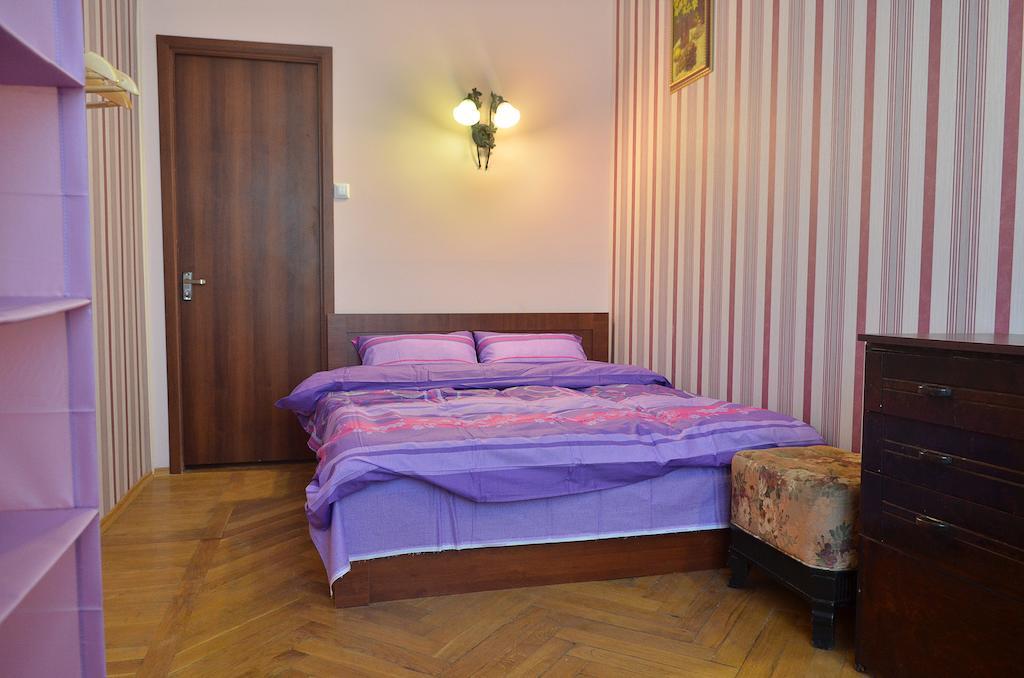 Griboedov Hostel & Suites Tbilisi Rom bilde